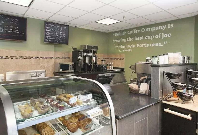 Edgewater Hotel & Waterpark