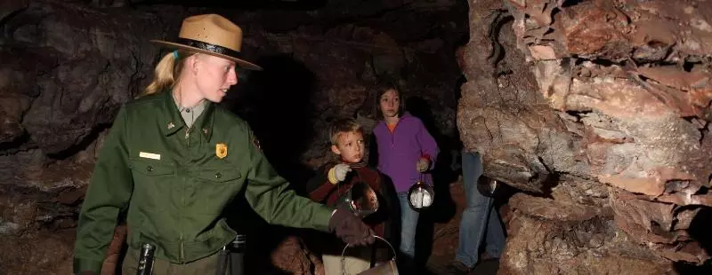 בית מלון כפרי Americas Best Value Inn By The River Hot Springs