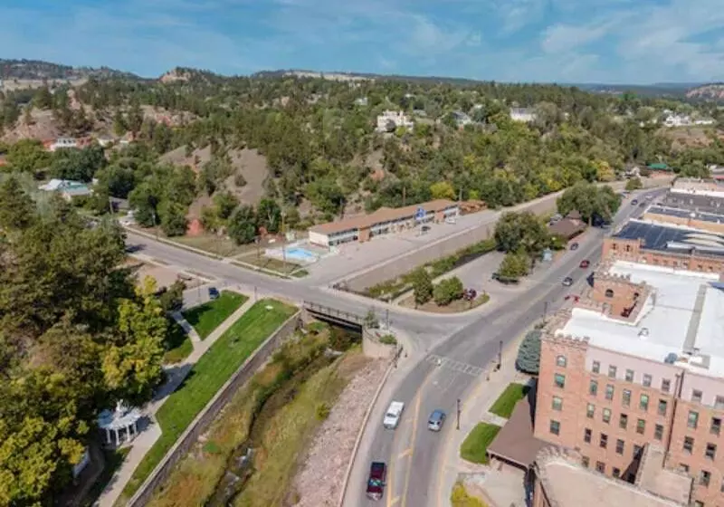 בית מלון כפרי Americas Best Value Inn By The River Hot Springs