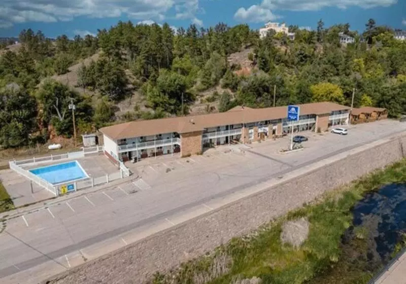 בית מלון כפרי Americas Best Value Inn By The River Hot Springs