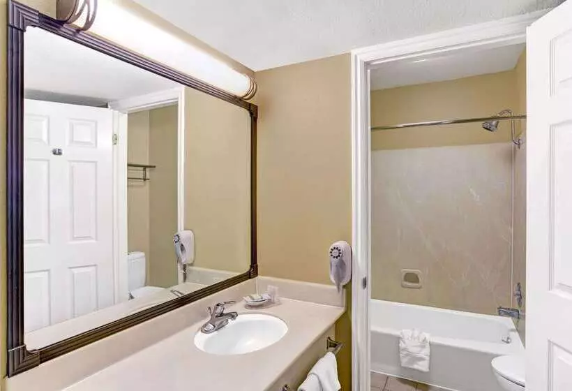 בית מלון כפרי Baymont By Wyndham Provo River