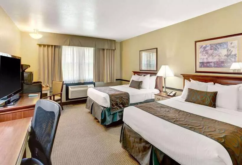 בית מלון כפרי Baymont By Wyndham Provo River