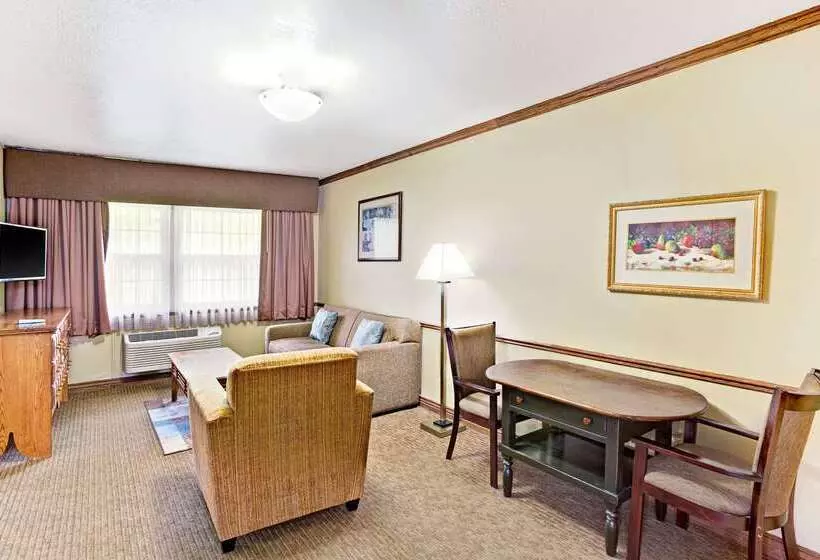 בית מלון כפרי Baymont By Wyndham Provo River