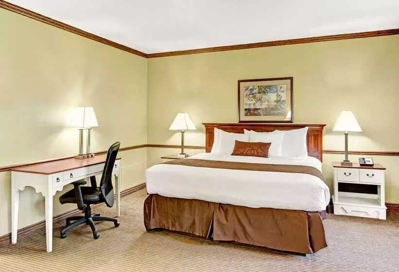 בית מלון כפרי Baymont By Wyndham Provo River