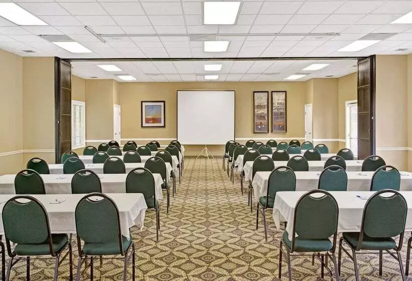 בית מלון כפרי Baymont By Wyndham Provo River