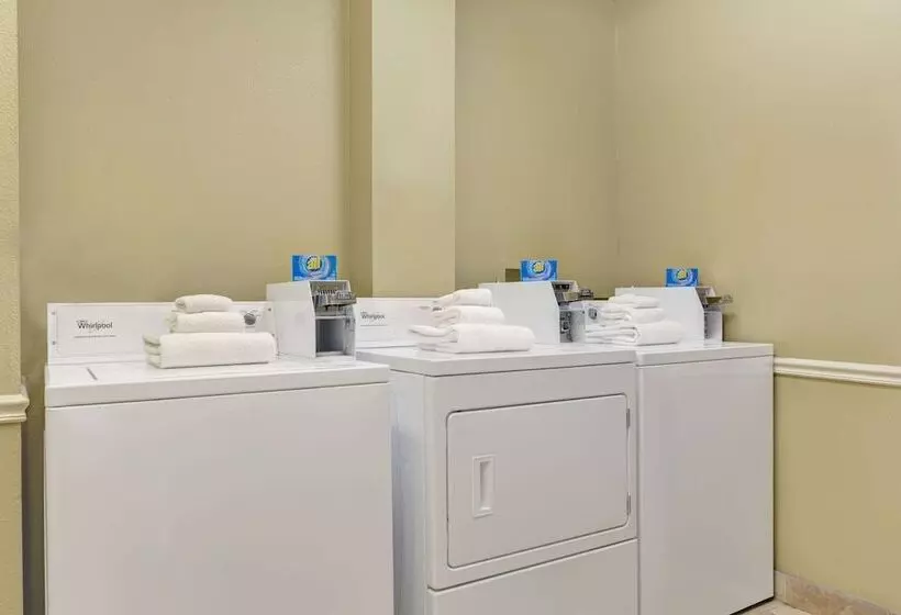 בית מלון כפרי Baymont By Wyndham Provo River