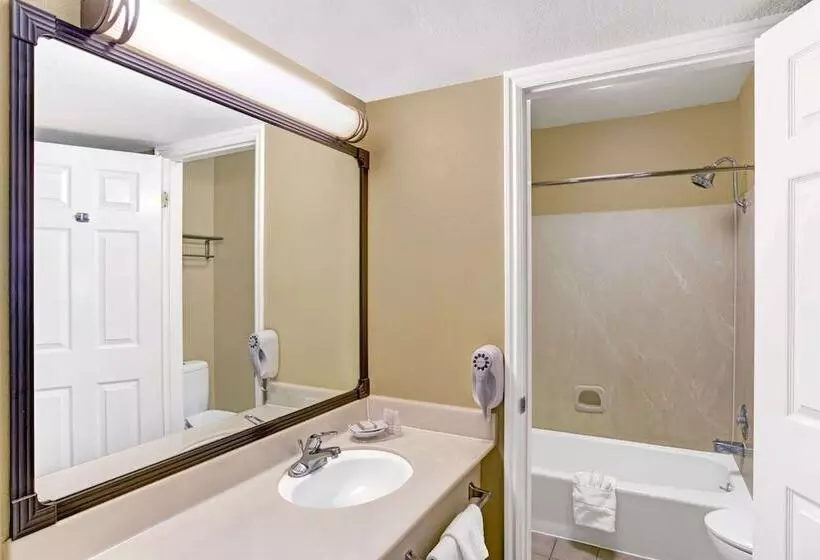 בית מלון כפרי Baymont By Wyndham Provo River