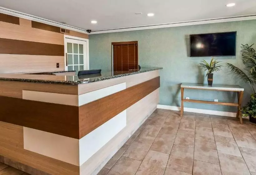 Отель Best Western Leisure Inn