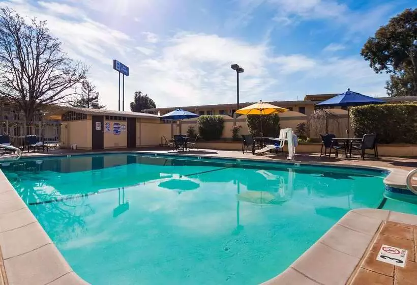 فندق Best Western Petaluma Inn
