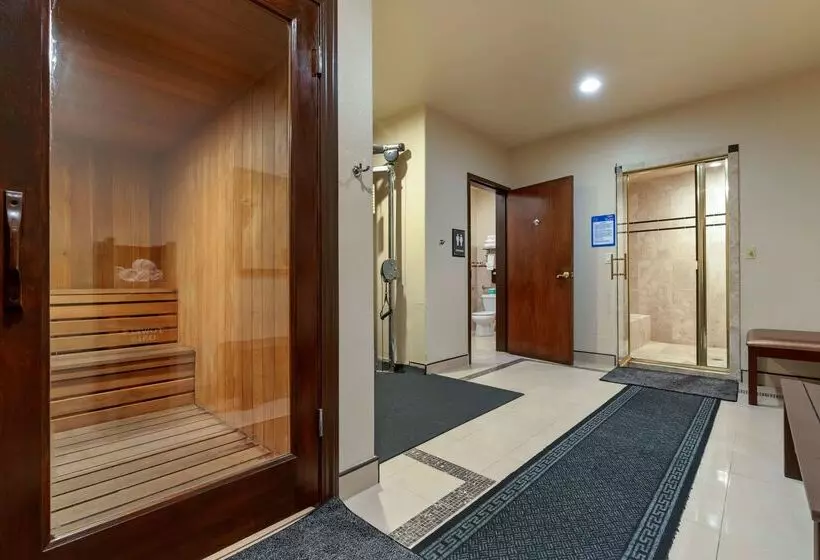 فندق Best Western Plus Brookside Inn