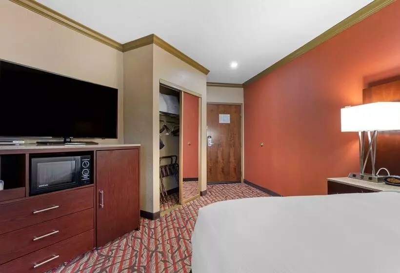 فندق Best Western Plus Brookside Inn