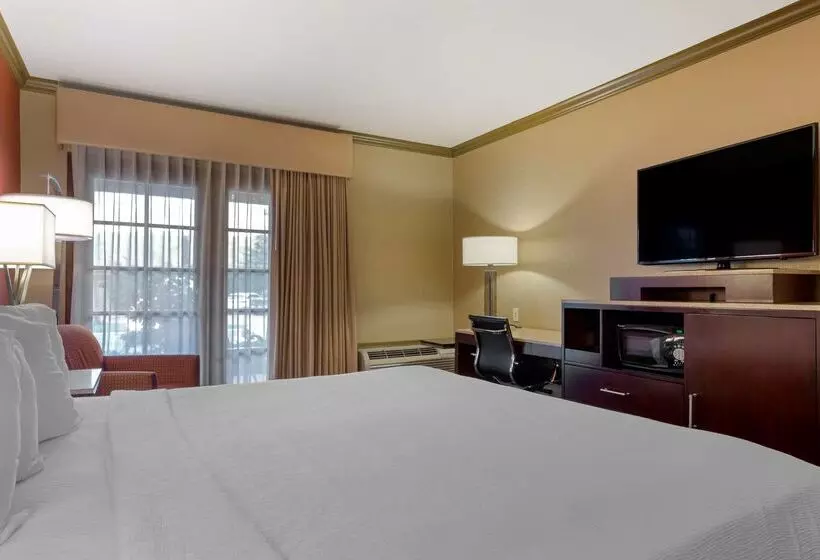 فندق Best Western Plus Brookside Inn