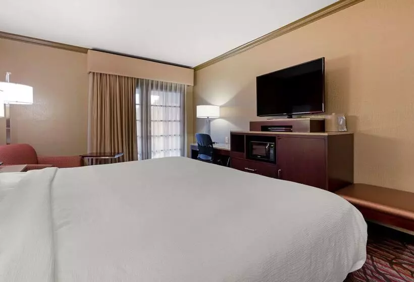 فندق Best Western Plus Brookside Inn