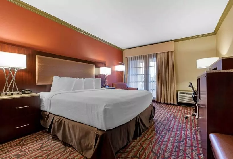 فندق Best Western Plus Brookside Inn