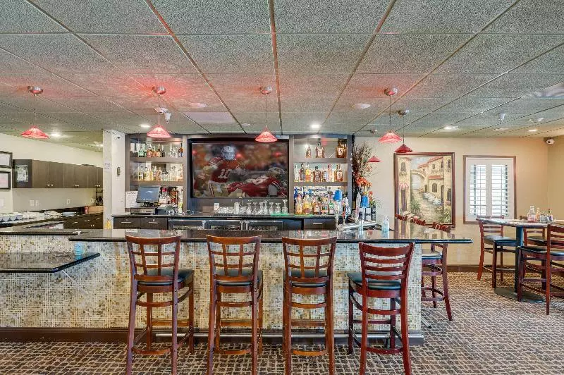 فندق Best Western Plus Brookside Inn