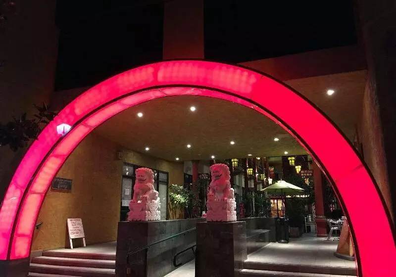 فندق Best Western Plus Dragon Gate Inn