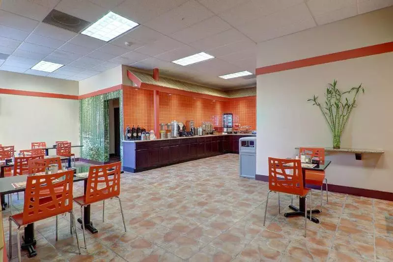 فندق Best Western Plus Dragon Gate Inn