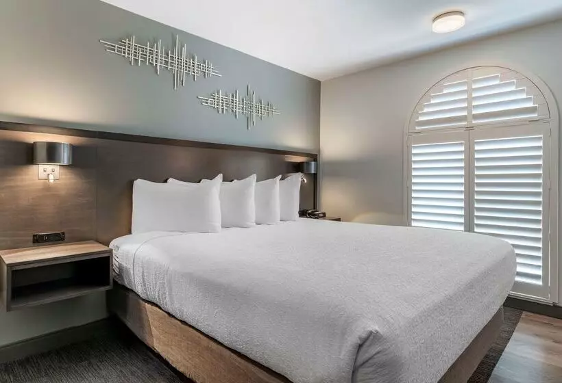 בית מלון כפרי Best Western Plus Hilltop Inn