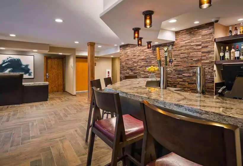 호텔 Best Western Plus Superior Inn