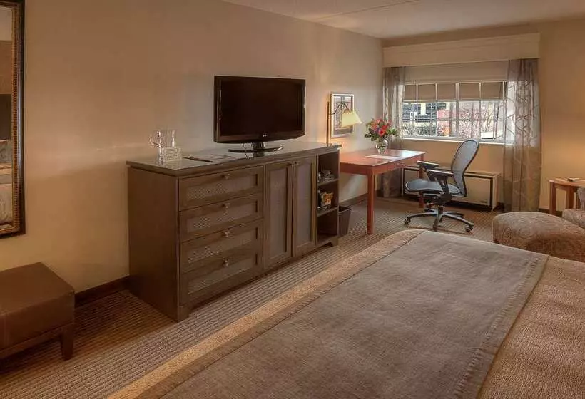 Hotel Best Western Plus The Normandy Inn & Suites