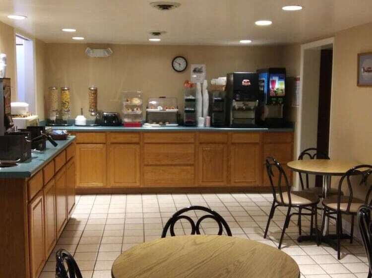 בית מלון כפרי Bestway Inn Madison