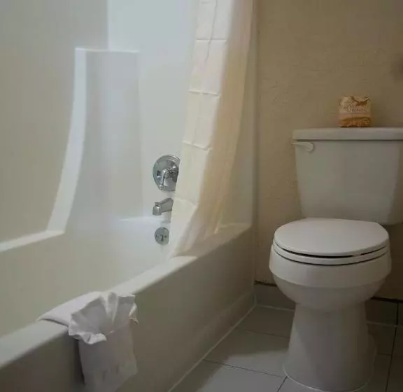 ホテル Days Inn & Suites By Wyndham Coralville / Iowa City