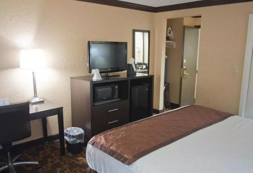 ホテル Days Inn & Suites By Wyndham Coralville / Iowa City