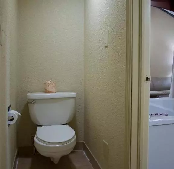 ホテル Days Inn & Suites By Wyndham Coralville / Iowa City