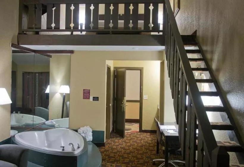 ホテル Days Inn & Suites By Wyndham Coralville / Iowa City