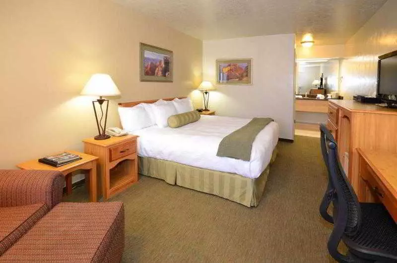 בית מלון כפרי Dinosaur Inn & Suites