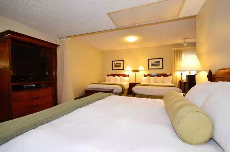 בית מלון כפרי Dinosaur Inn & Suites