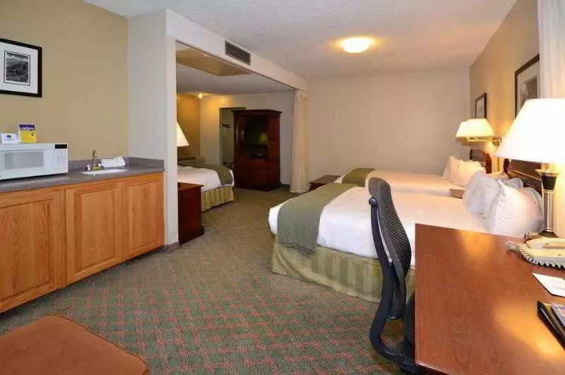 בית מלון כפרי Dinosaur Inn & Suites