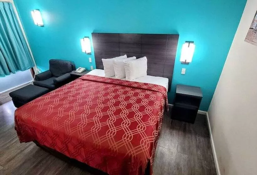 Отель Econo Lodge