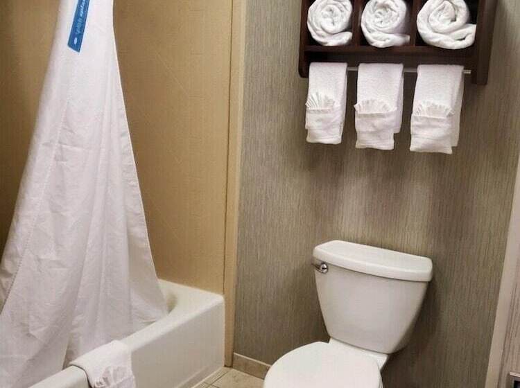 Отель Hampton Inn & Suites Craig