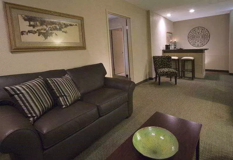 Отель Heritage Inn