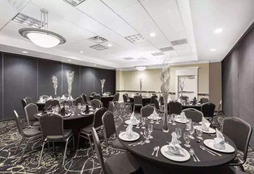 Szálloda Clarion Inn Des Moines Airport