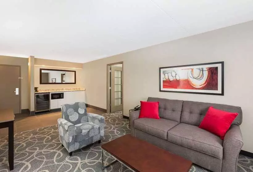 Szálloda Clarion Inn Des Moines Airport