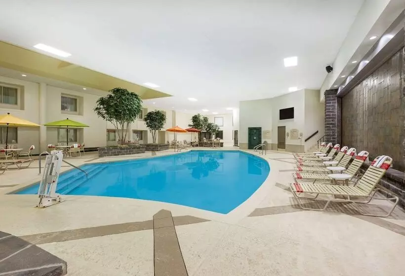 Szálloda Clarion Inn Des Moines Airport