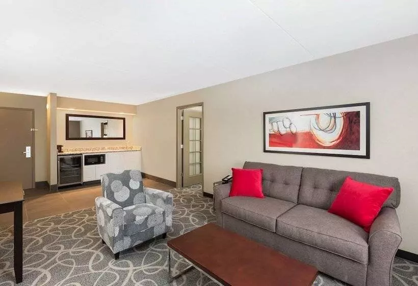 Szálloda Clarion Inn Des Moines Airport