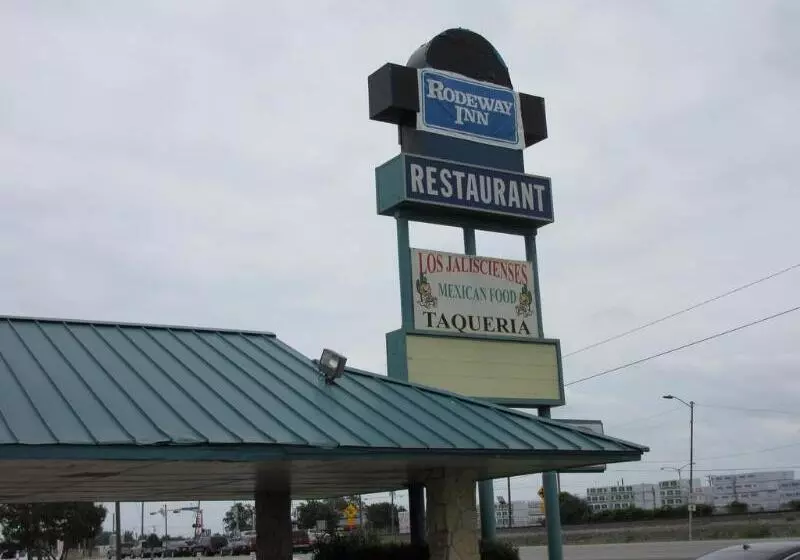 酒店 Rodeway Inn