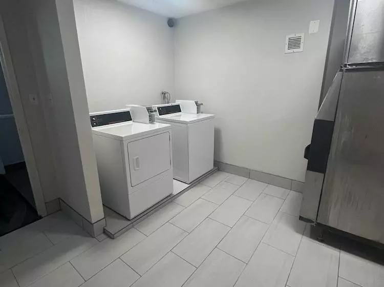 فندق Comfort Inn & Suites