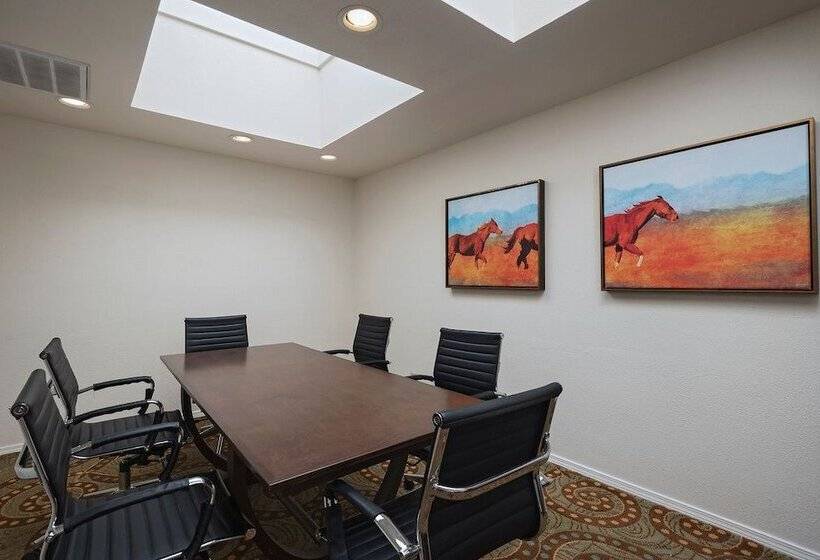 Otel Stevens Inn A Howard Johnson By Wyndham