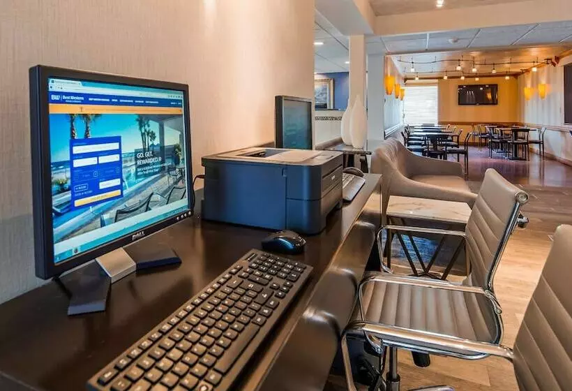 فندق Comfort Inn & Suites