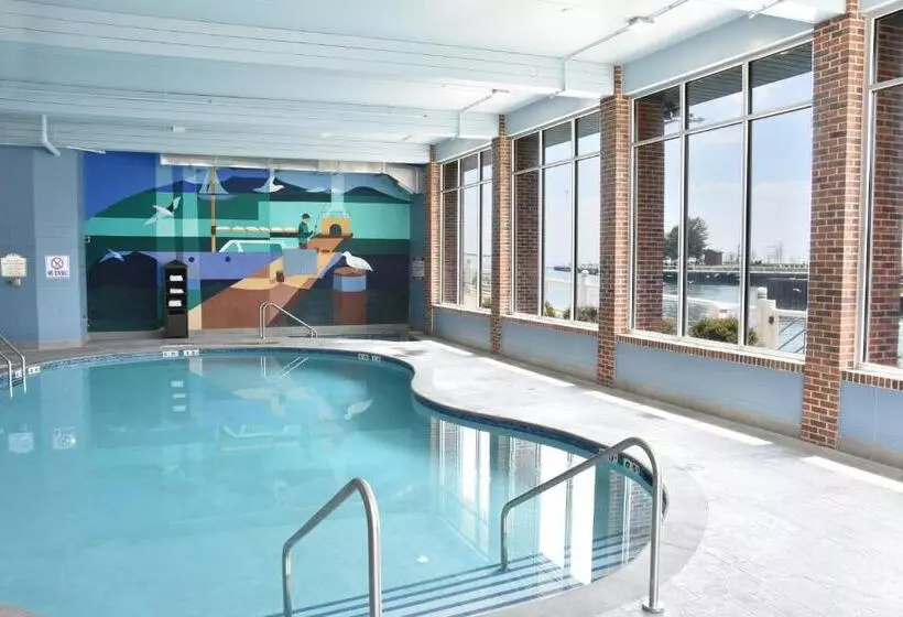 The Harborview, Ascend Hotel Collection