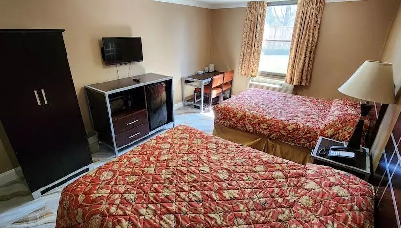 호텔 Town House Inn And Suites