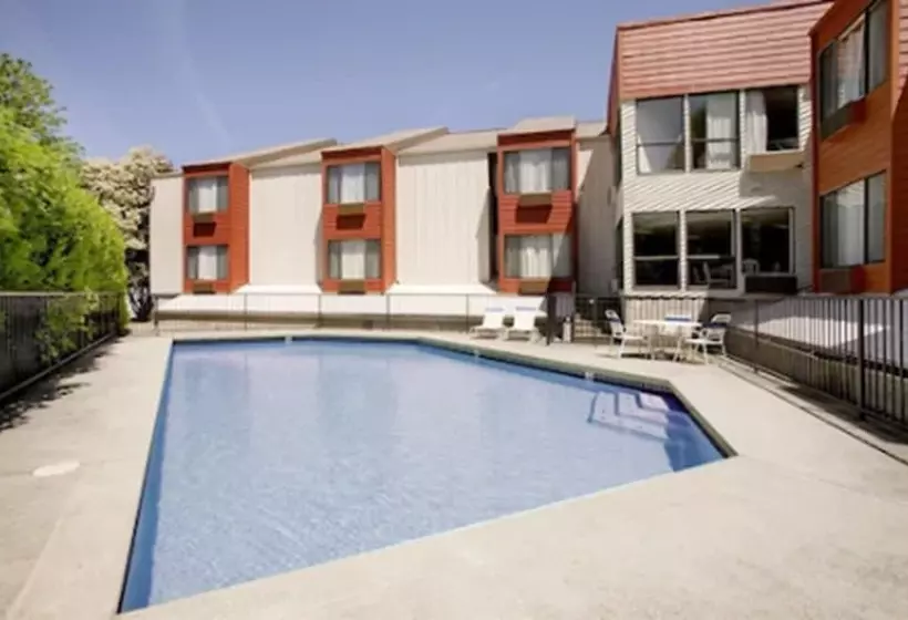 モーテル Studio 6 Portland Or