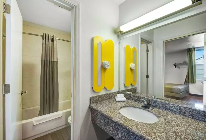 モーテル Studio 6 Portland Or