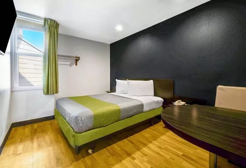 モーテル Studio 6 Portland Or