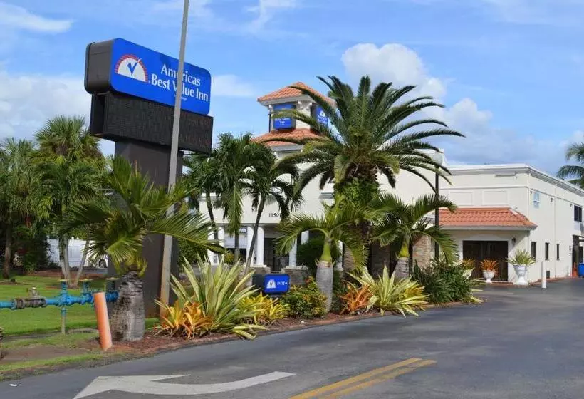 Отель Americas Best Value Inn Fort Myers