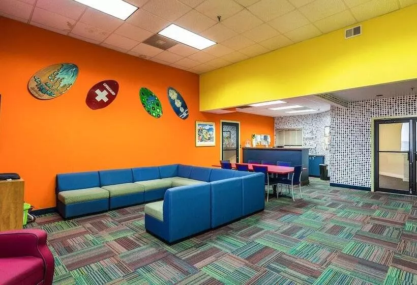 هتل Beach Quarters Resort